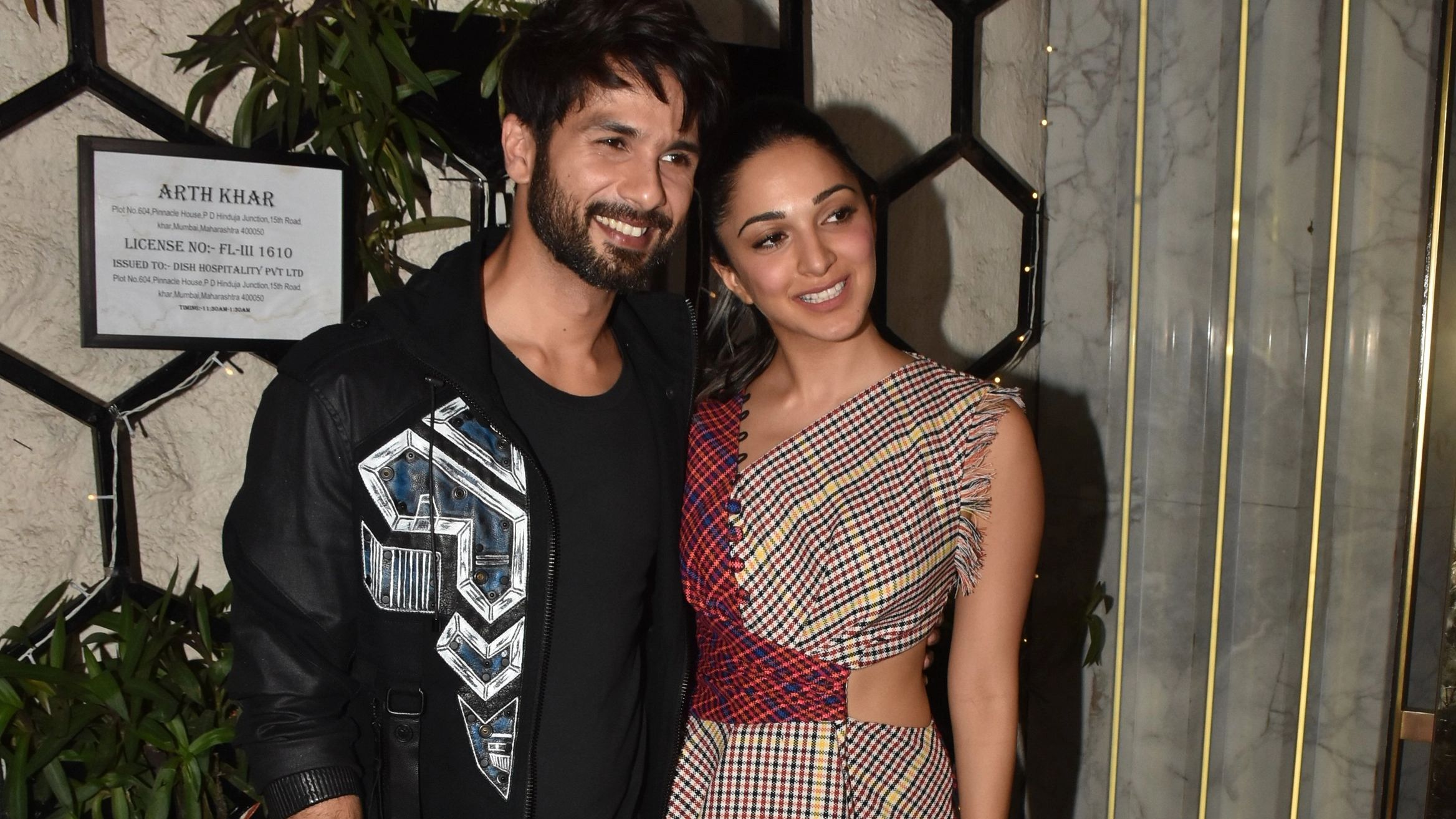 Kiara Advani plays 'Kaise Hua' from 'Kabir Singh' on piano; Shahid Kapoor reacts - Vimarsana News