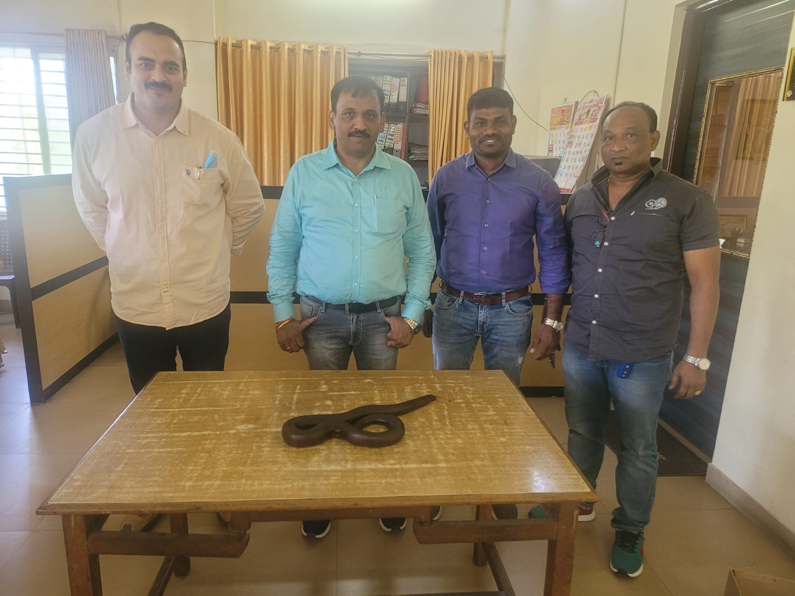 Navi Mumbai: Crime branch arrests 3 in Panvel for allegedly smuggling Sand Boa - Vimarsana News