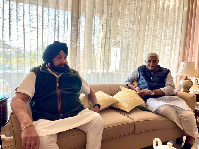 Punjab polls: Former CM Captain Amarinder Singh meets BJP leader Gajendra Singh Shekhawat over seat sharing - Vimarsana News