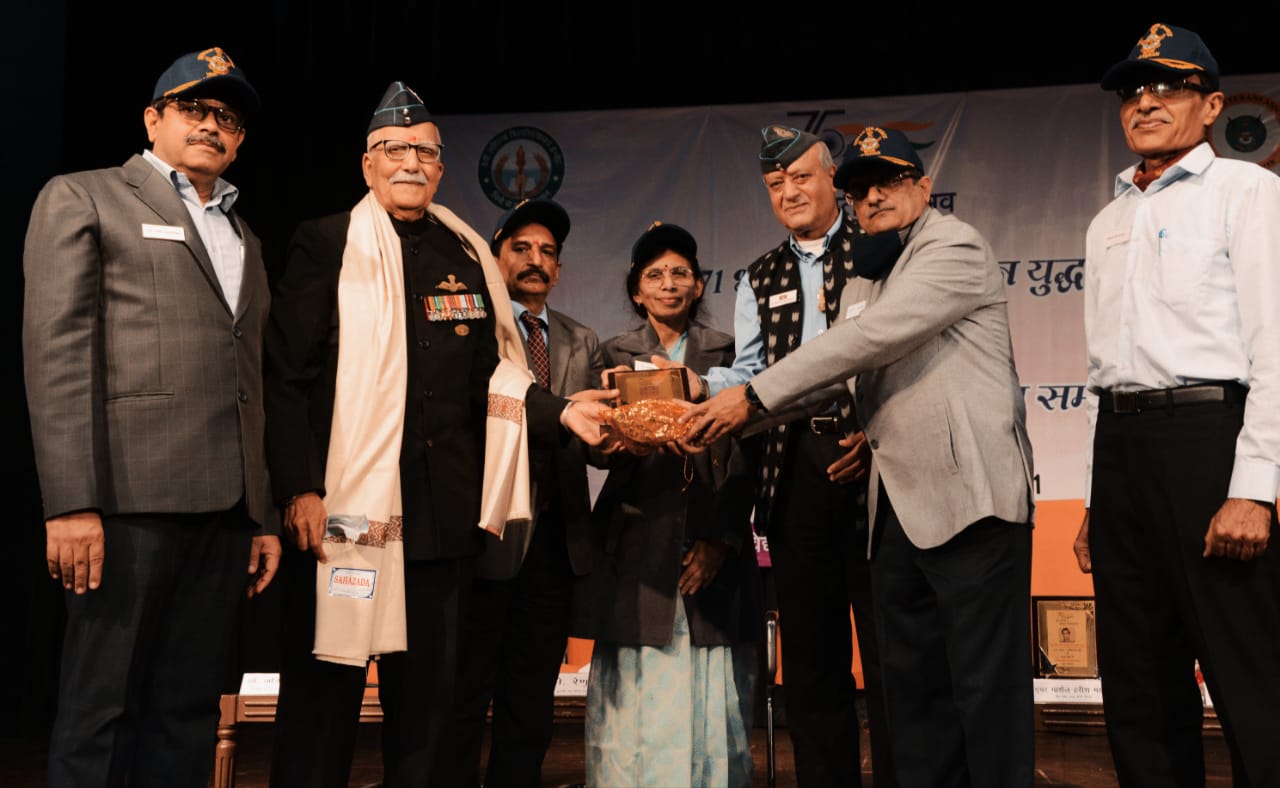 Indore: IAF had paved way for Indian Army, Navy to storm East Pakistan, retired Air Marshal Harish Masand - Vimarsana News