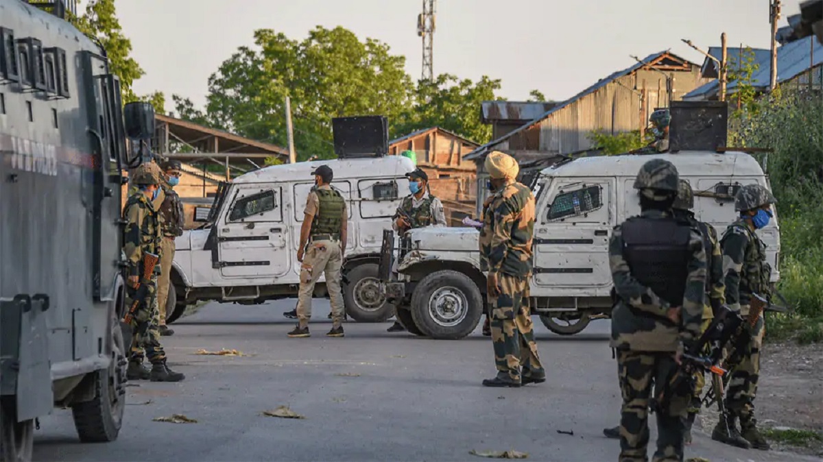 Jammu & Kashmir: Militants attack patrolling police in Bandipora area; 2 cops killed - Vimarsana News