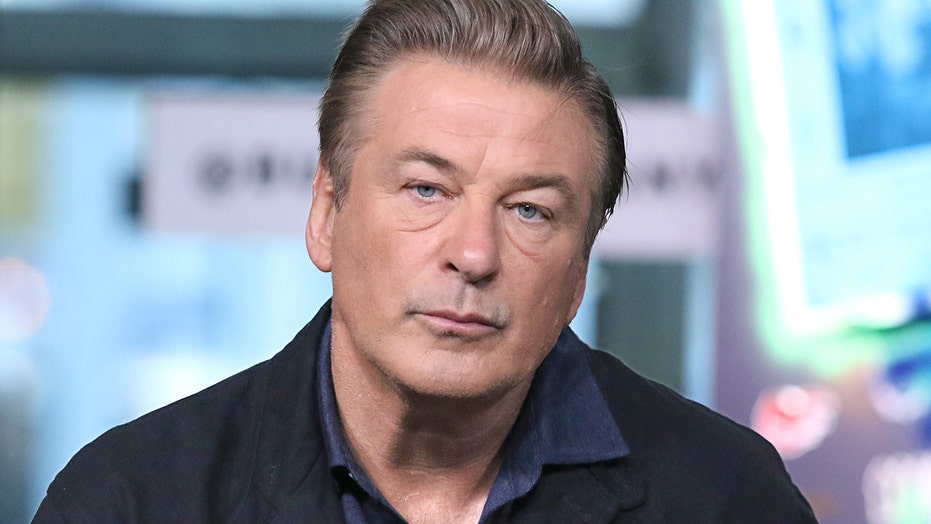 'I didn't pull the trigger': Alec Baldwin breaks down in his first interview after fatal shooting on 'Rust' set - Vimarsana News
