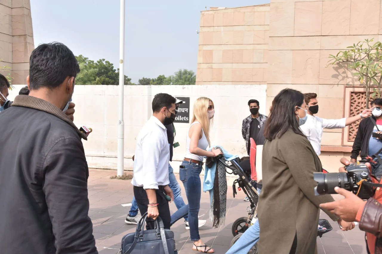 Katrina's sisiter at the aiport