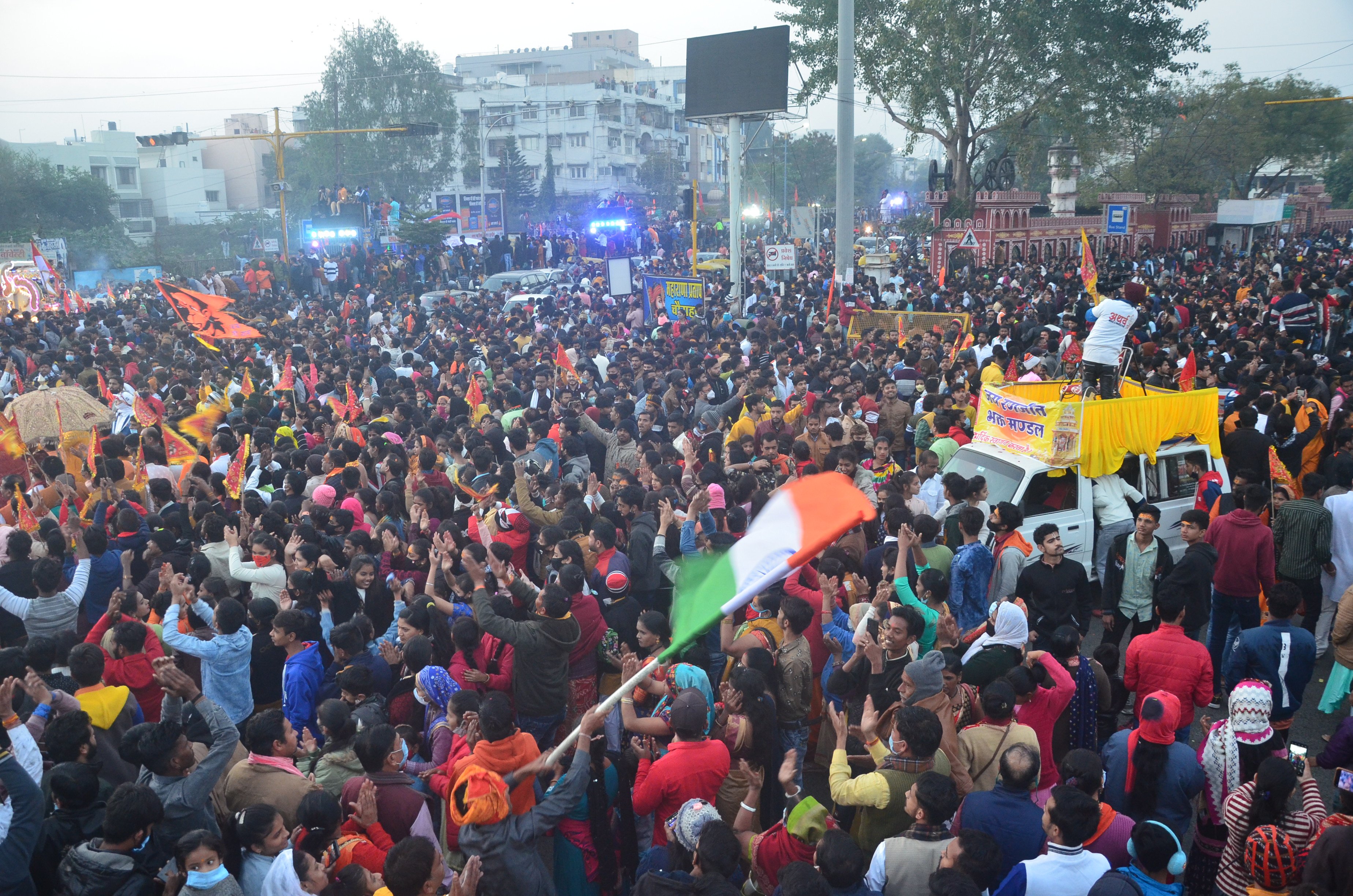 Indore: Thousands of devotees throng 'Prabhat Pheri' at main event of the Ranjit Ashtami festival - Vimarsana News