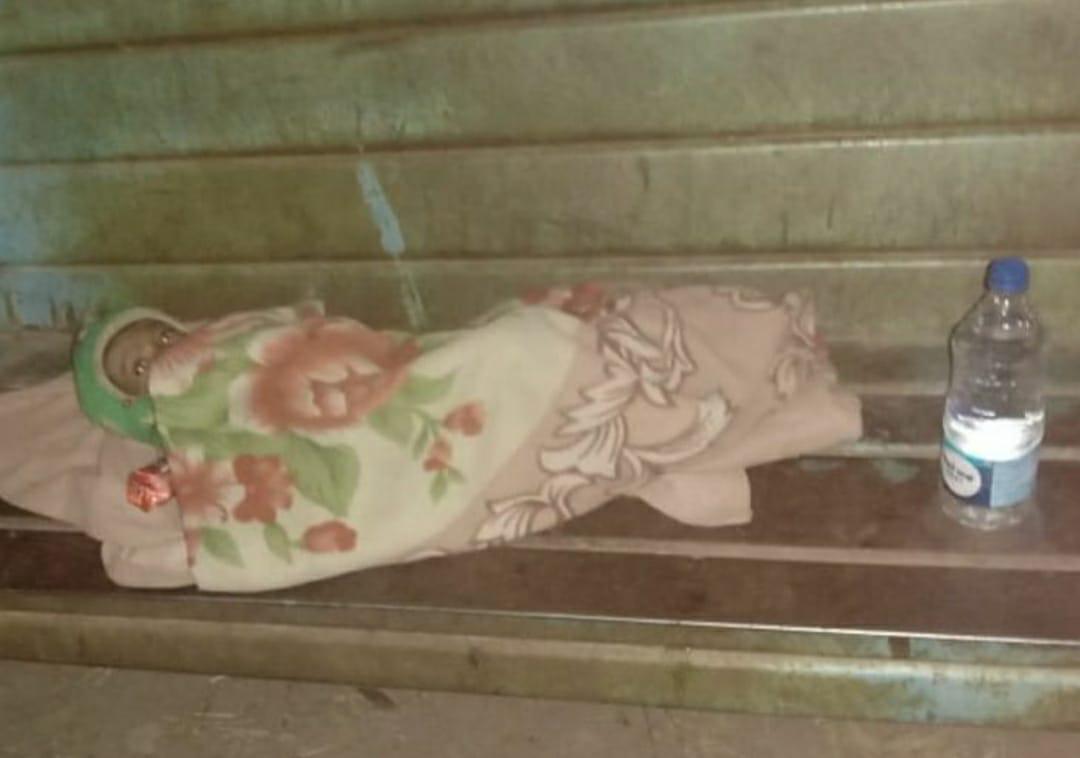 Madhya Pradesh: Unknown parents leave 2-year-old boy at bus stop in Shivpuri - Vimarsana News