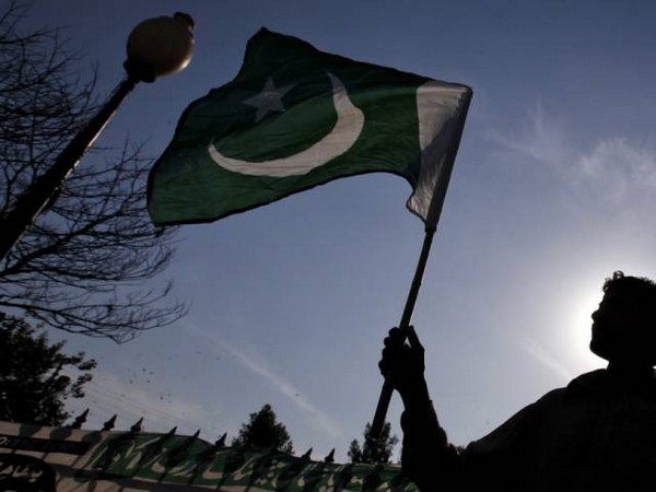 FPJ-Ed: Strict dress code imposed on students in a Pakistan university - Vimarsana News