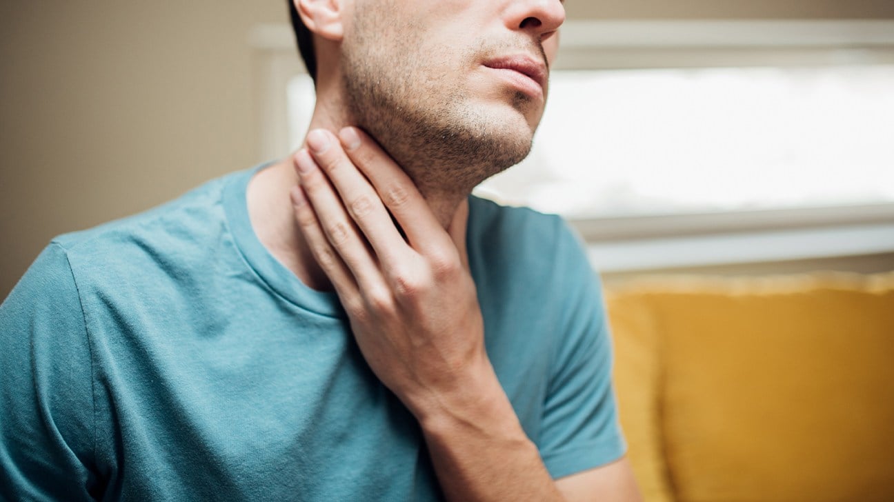 A runny nose and itchy throat? It may be Omicron, says study - Vimarsana News
