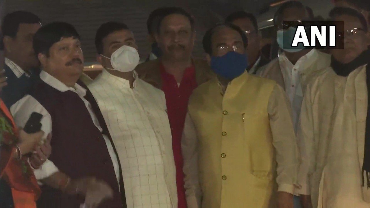 Kolkata municipal polls: Suvendu Adhikari-led BJP delegation reaches Raj Bhavan to meet Guv Jagdeep Dhankhar after crude bombs hurled outside booths - Vimarsana News