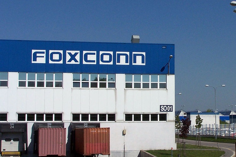 Apple puts Foxconn's Tamil Nadu facility on probation after workers fall ill - Vimarsana News