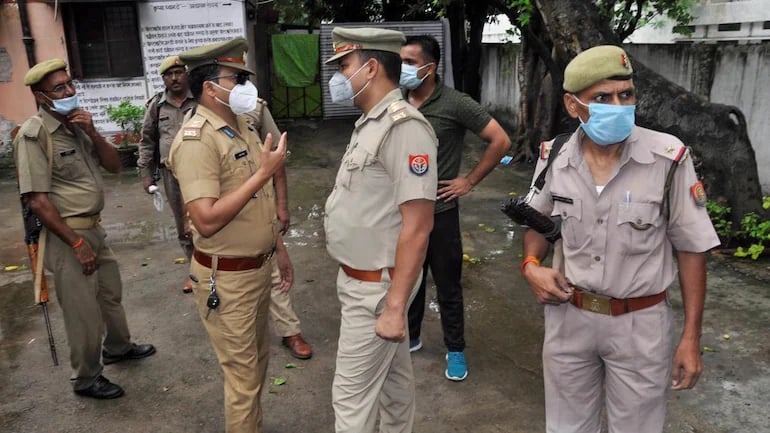 Civil police officer in Kerala suspended for leaking info about RSS workers to SDPI - Vimarsana News