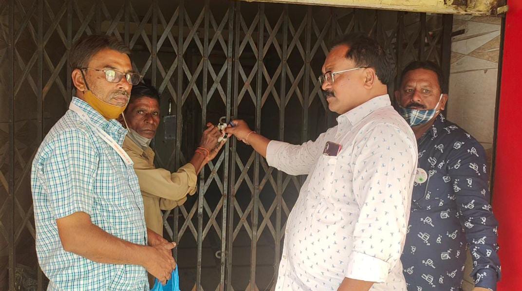 Thane: Ulhasnagar Municipal Corporation seals Chandni Bar over violation of norms - Vimarsana News