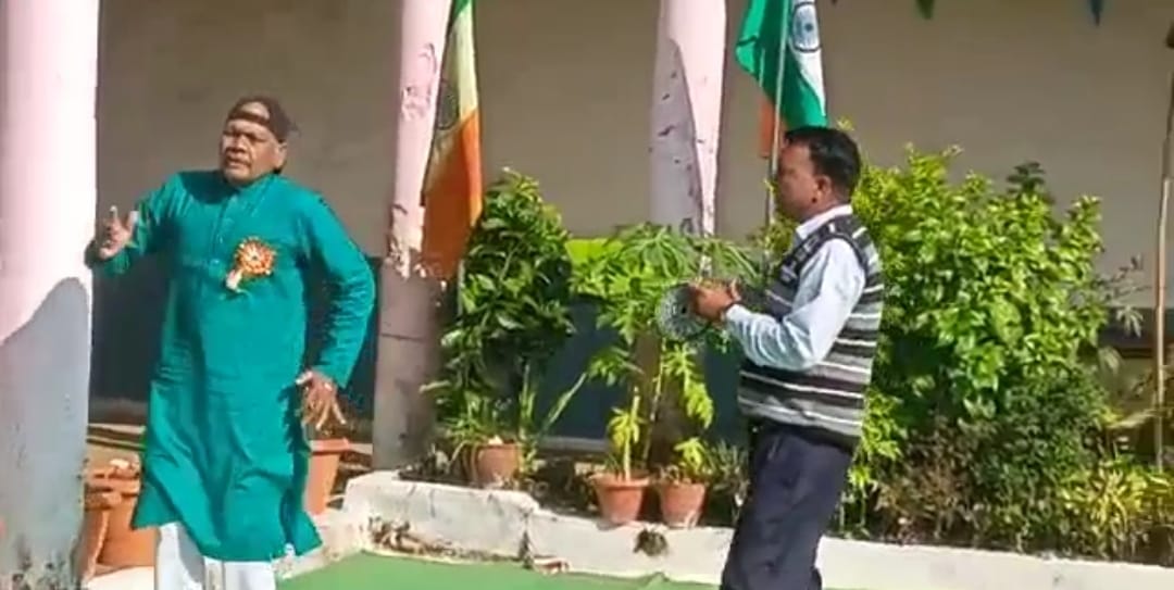 Dindori: School principal dancing in front of upside-down flag, booked - Vimarsana News