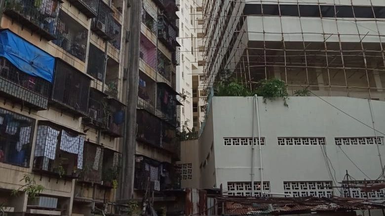 Mumbai: Shiv Sena Politico wants waiver of transfer fees on sale of SRA flats - Vimarsana News
