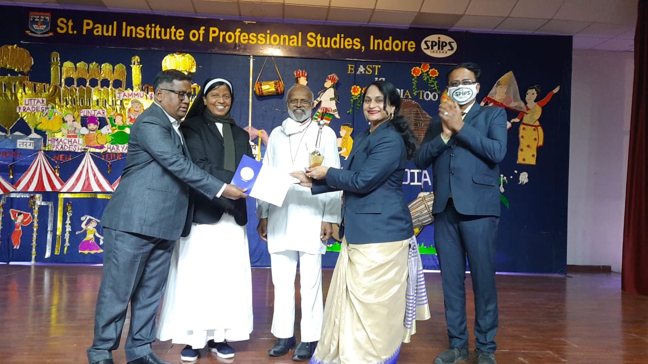 FPJ-Ed: Sister Alice Thomas wins 'Best principal award' - Vimarsana News