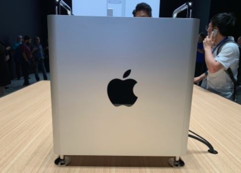 Apple unlikely to ship OLED iPads till 2024: Report - Vimarsana News