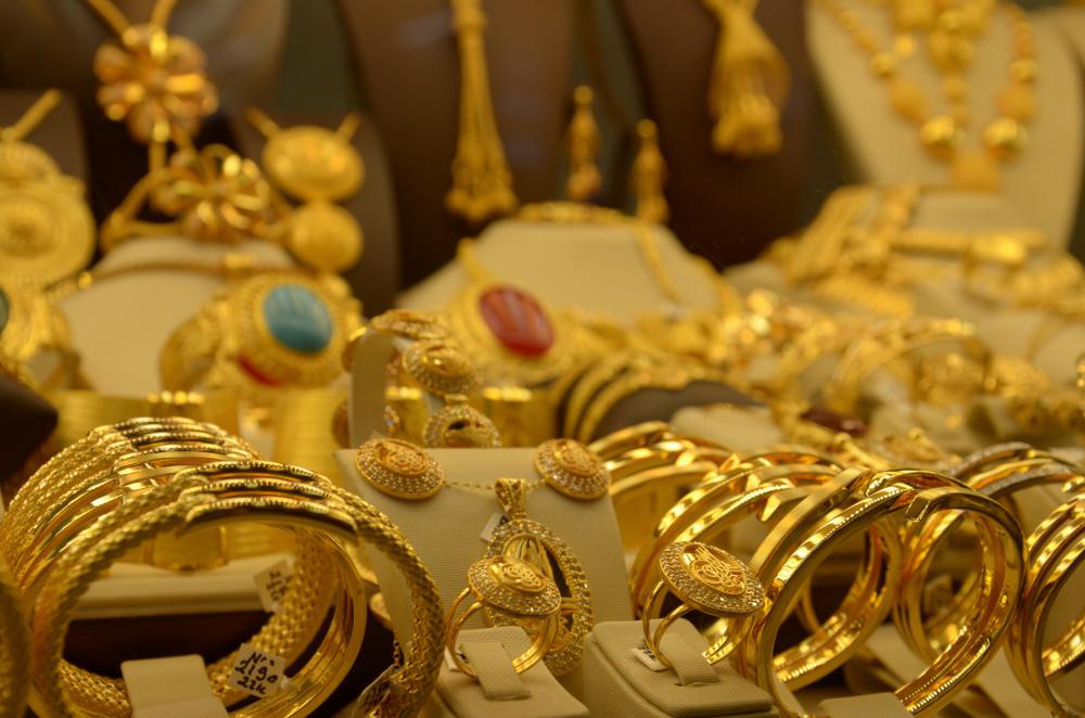 Mumbai: Police team sent to Rajasthan to nab employee who fled with 17.5 kg gold jewellery - Vimarsana News