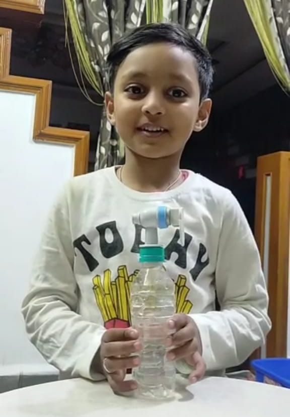 Indore: 5-year-old boy invents a unique bottle design, receives patent - Vimarsana News