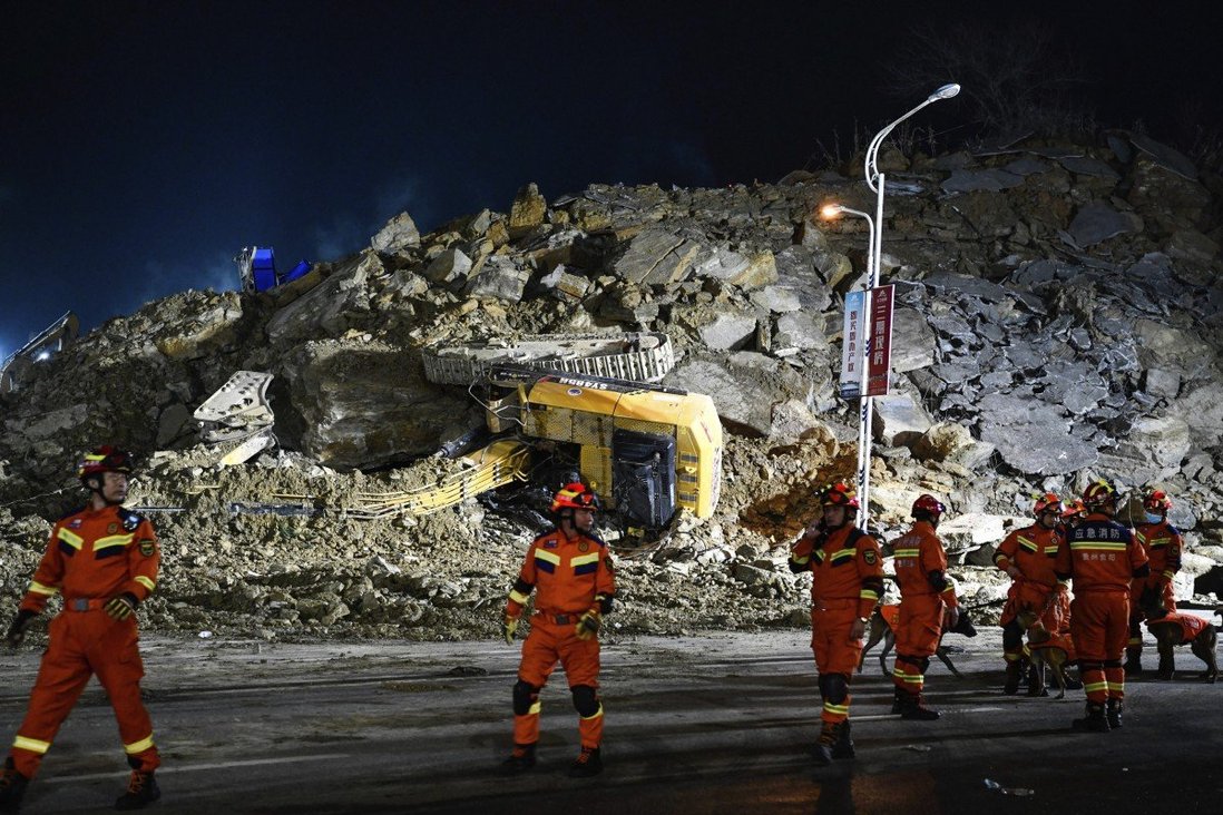 China: 14 killed, 3 injured in landslide at construction site in southwest Guizhou province - Vimarsana News