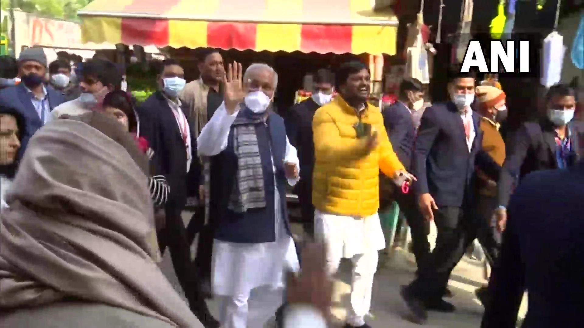 UP elections 2022: Bhupesh Baghel participates in door-to-door campaign in Noida, says confident of people voting for Congress - Vimarsana News