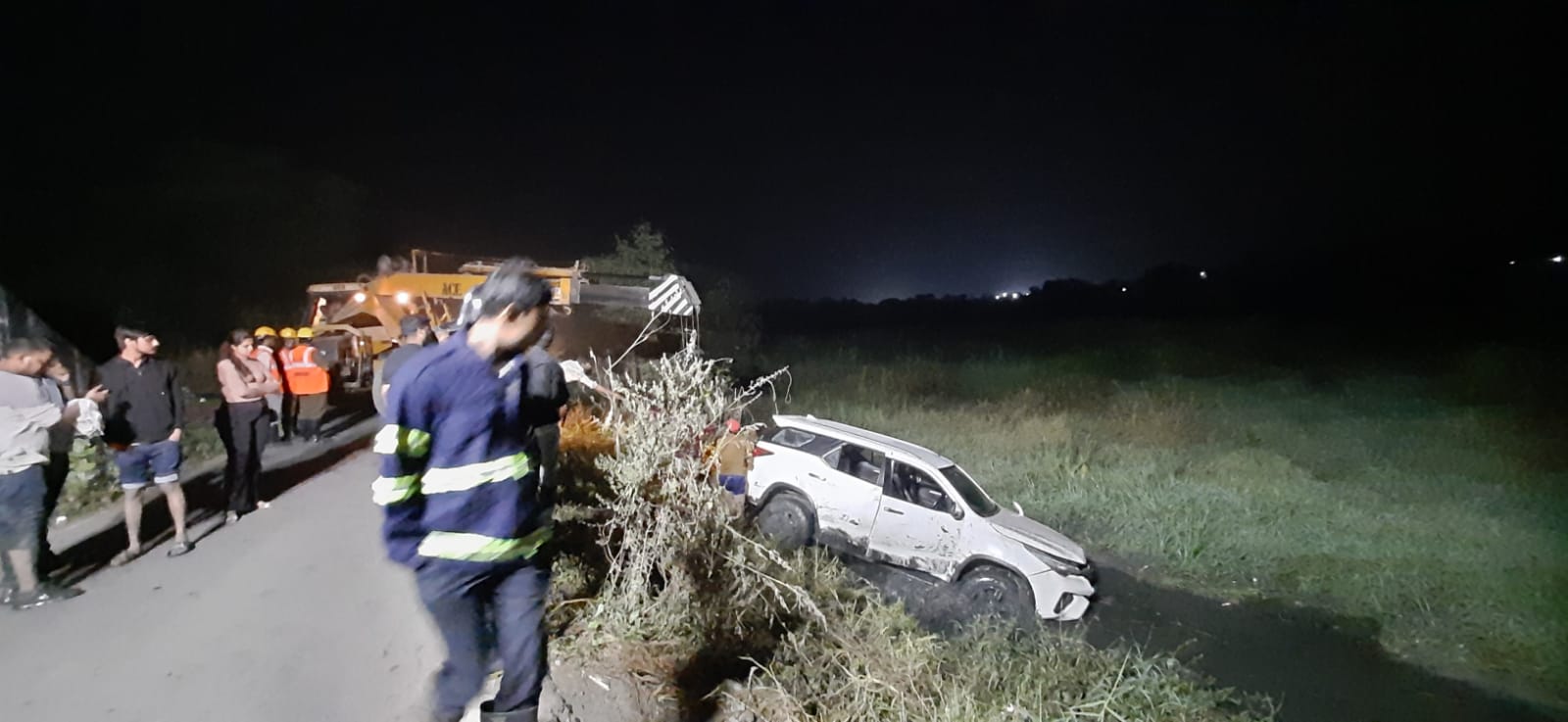 Thane: SUV car falls in Kolshet creek; all six rescued - Vimarsana News