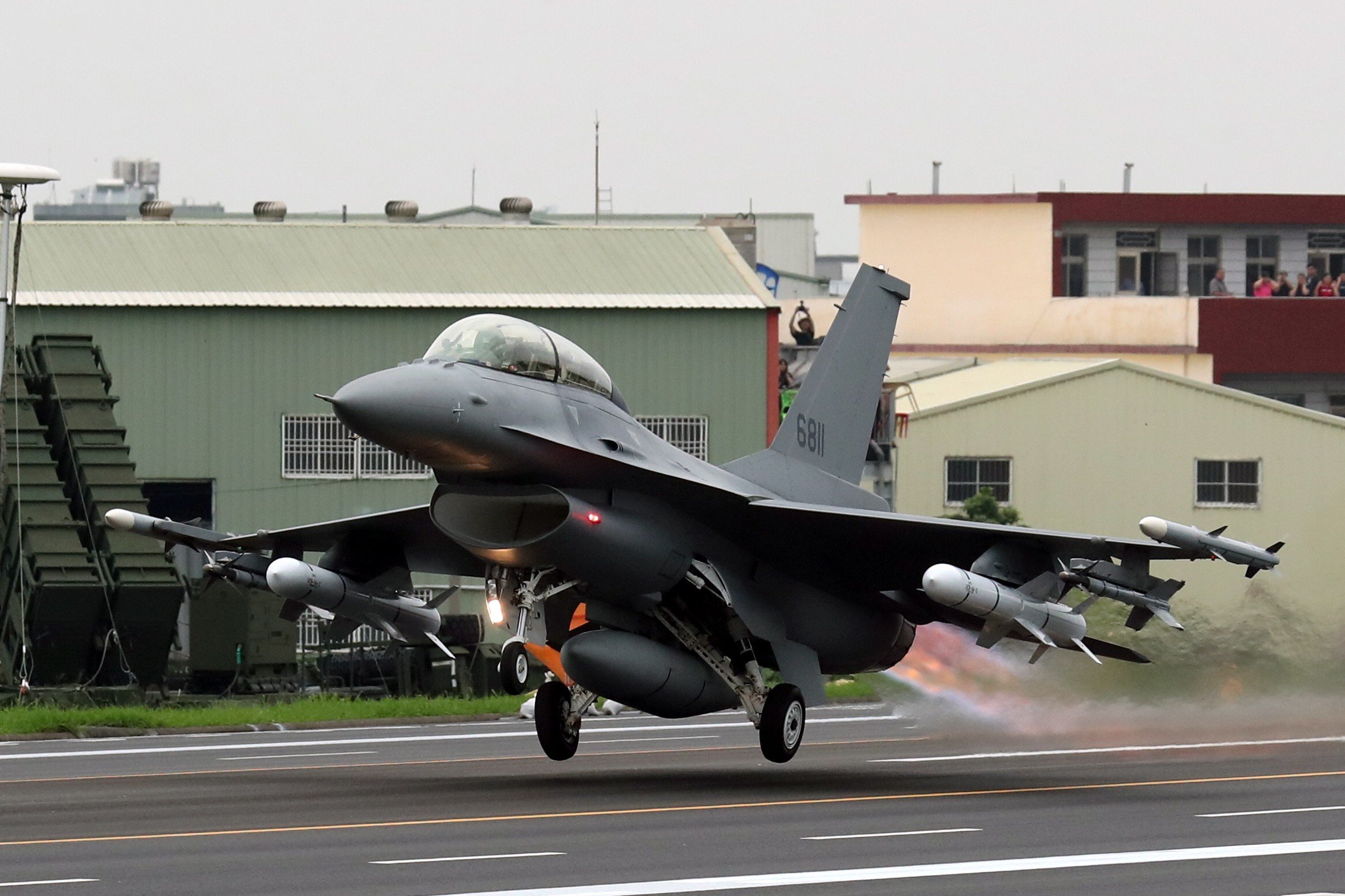 Taiwanese rescuers find wreckage of F-16V jet that crashed into sea and went missing during training - Vimarsana News