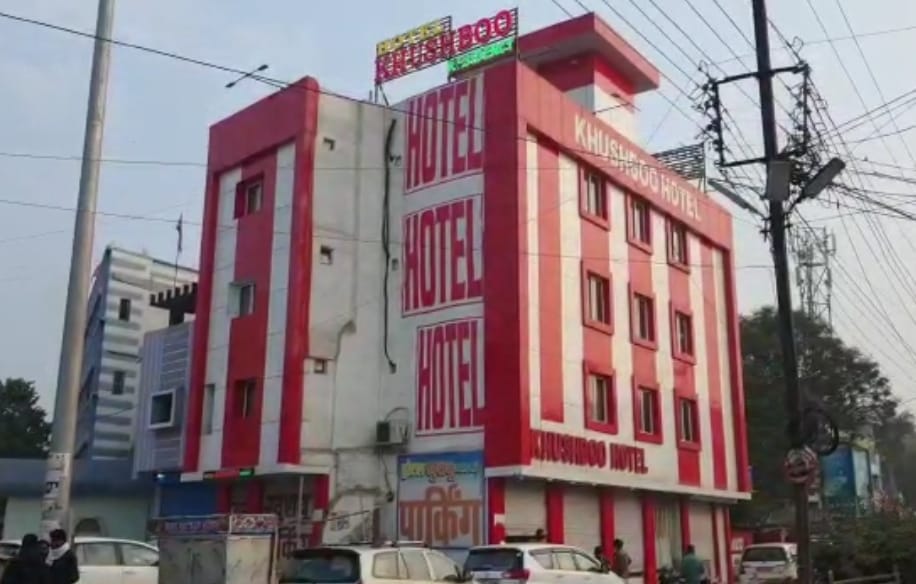 Damoh: I-T raids on multiple premises of liquor barons