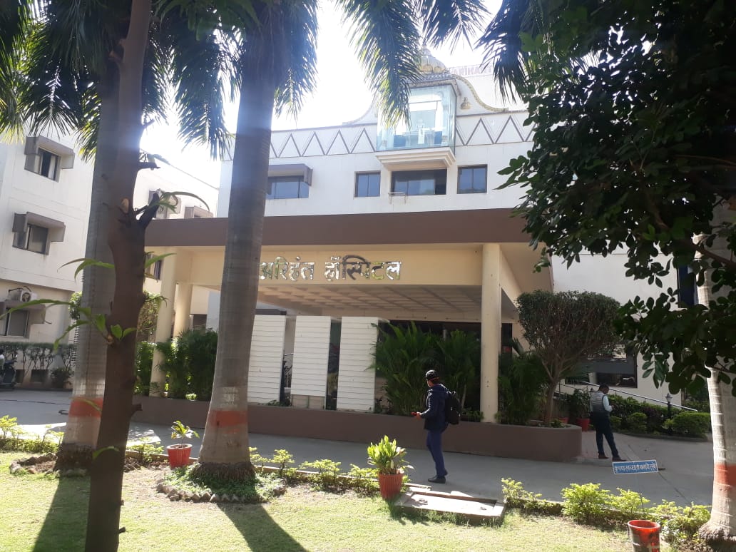 Indore: Shooting of Vicky Kaushal's 'Luka Chupi 2' creates trouble for patients, attendants in Arihant Hospital - Vimarsana News