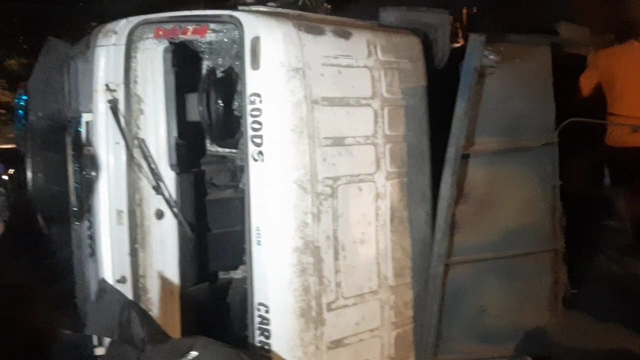 Mumbai: Auto driver killed at JVLR after truck tips over - Vimarsana News