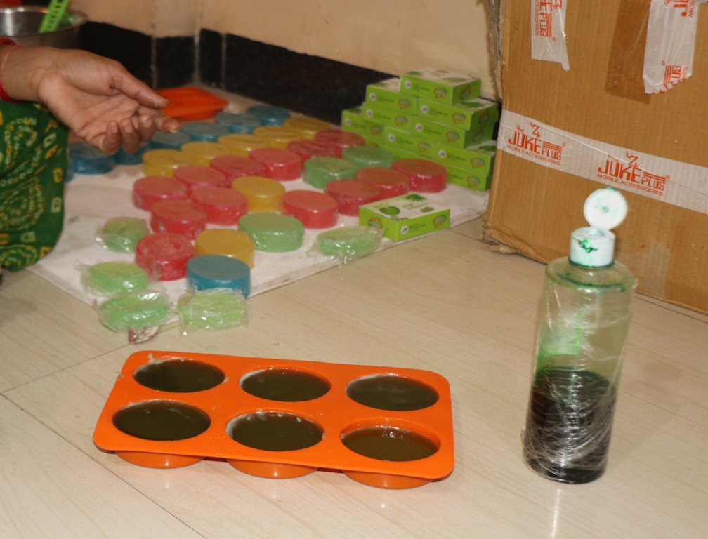 Khargone: 'Sakhi Saheli' establish small soap-making unit in district - Vimarsana News