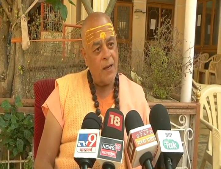 Jabalpur: Congress leader Digvijaya Singh is the biggest cow killer in state, says Mahamandaleshwar Akhileshwarnand Giri - Vimarsana News