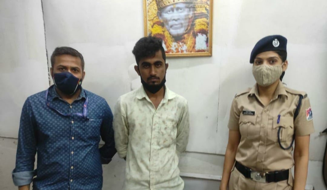 Mumbai: CR and RPF penalize 188 gents in just 3 days for travelling in ladies' compartment - Vimarsana News
