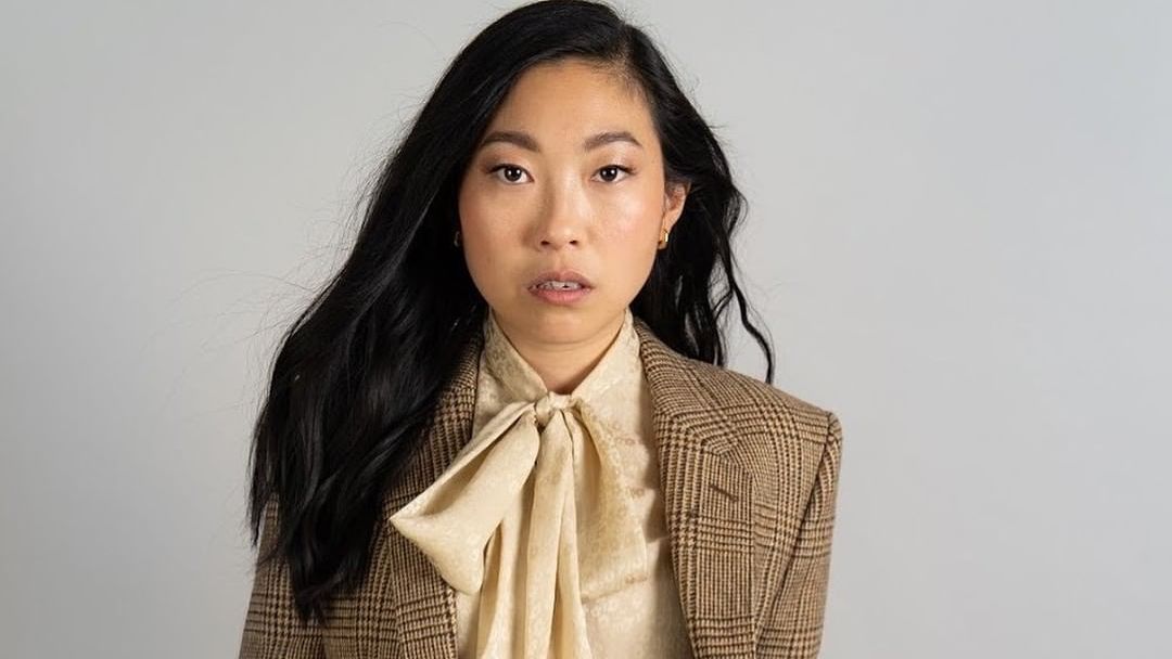 Awkwafina calls Twitter an 'ingrown toenail' as she quits the platform after addressing criticism over her 'blaccent' - Vimarsana News