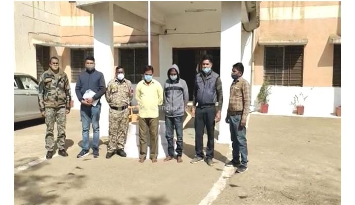 Balaghat: Two held for cheating people - Vimarsana News