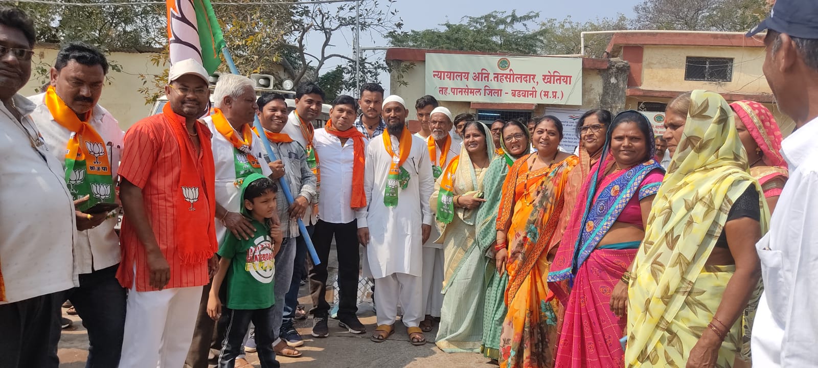 Khetia: Congress, BJP candidates file nomination papers for Ward by-poll - Vimarsana News