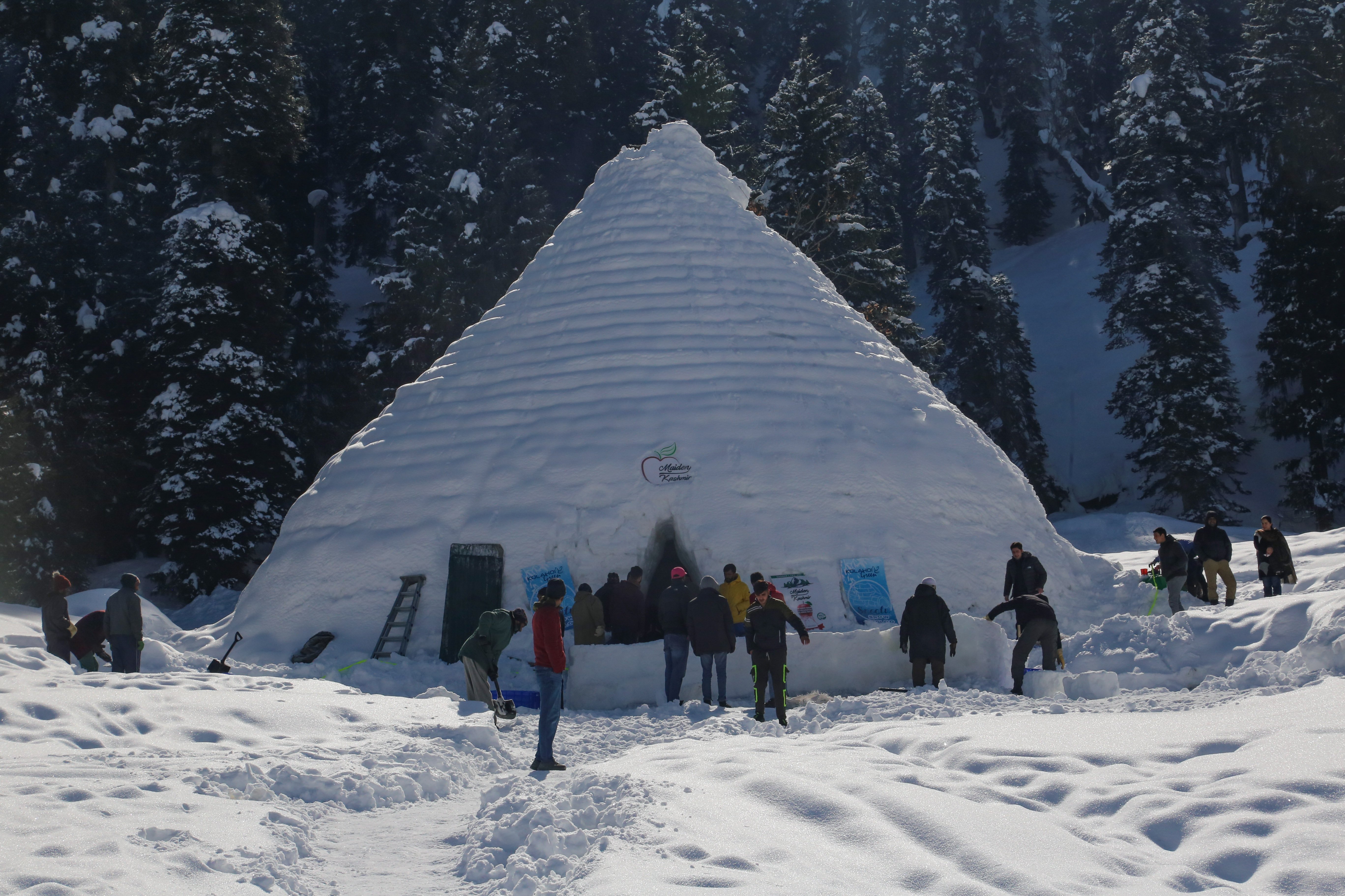 World's largest and stunning snow Igloo cafe opens in Kashmir's Gulmarg; see pics - Vimarsana News