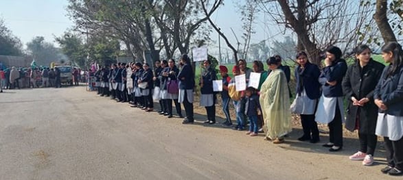 Punjab Elections 2022: 'We won't vote if schools don't reopen', protests Punjab teachers, parents - Vimarsana News