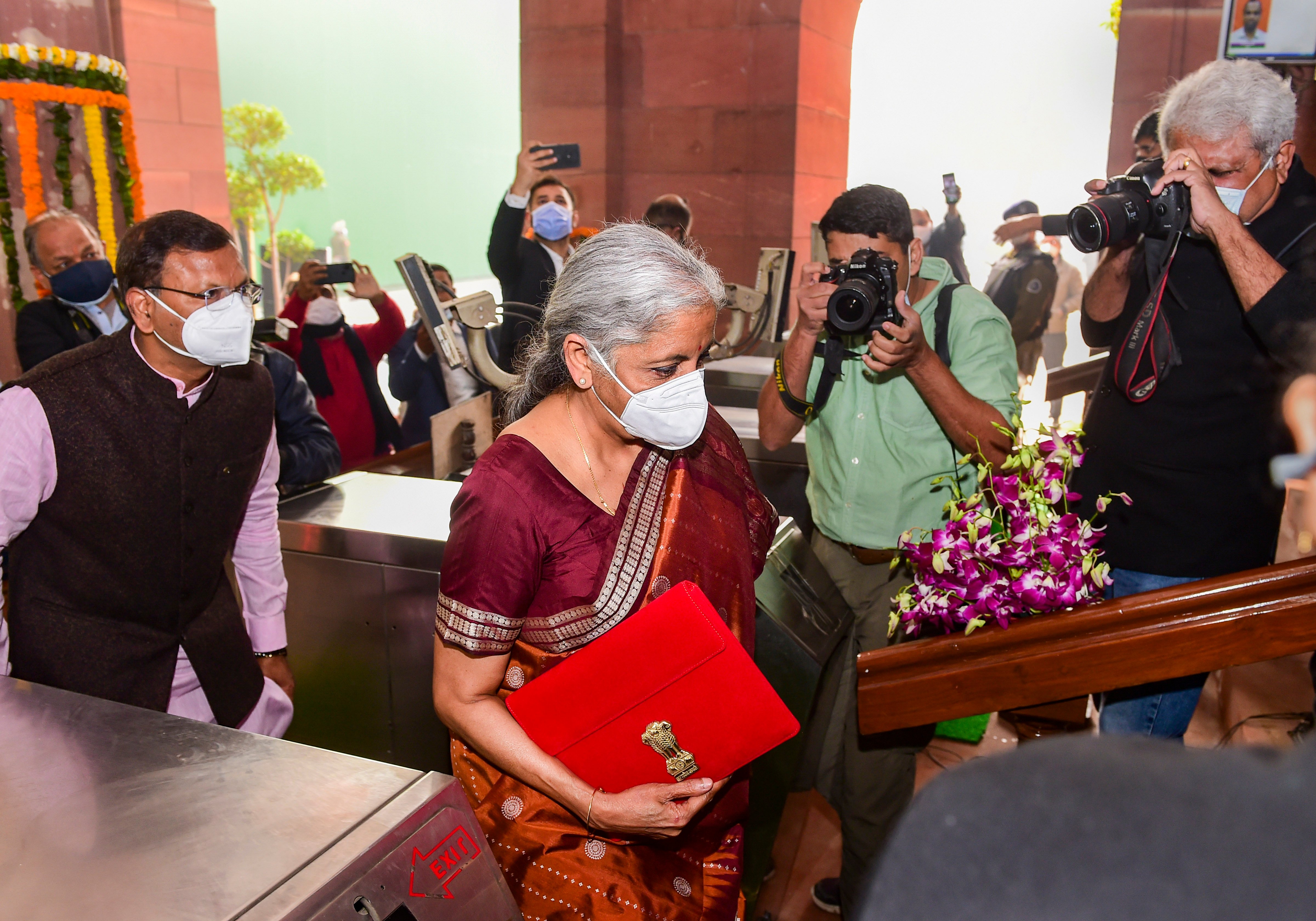 Budget 2022-23: FM bets big on Capex to pump prime economy; massive step-up on infrastructure spending, focus on roads, railways, logistics - Vimarsana News