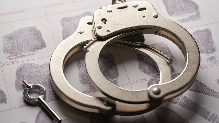 Thane: Couple held for assaulting cops in Bhiwandi - Vimarsana News