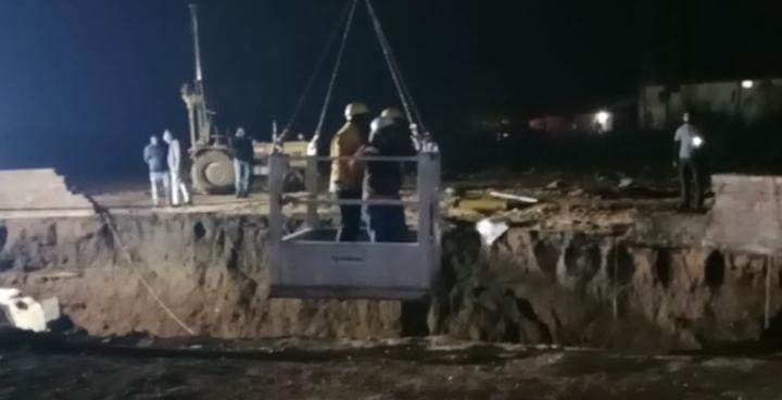 Katni: Underground tunnel construction collapses, more than half dozen workers trapped; 3 workers rescued so far - Vimarsana News