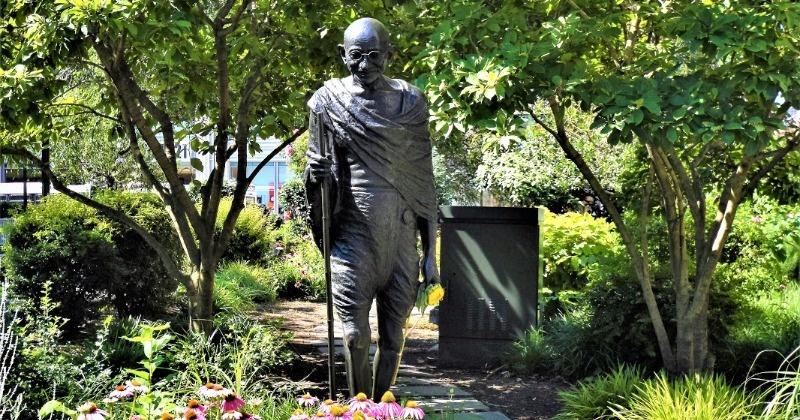 Indian Americans condemn 'despicable act' of vandalism of Mahatma Gandhi statue in New York - Vimarsana News