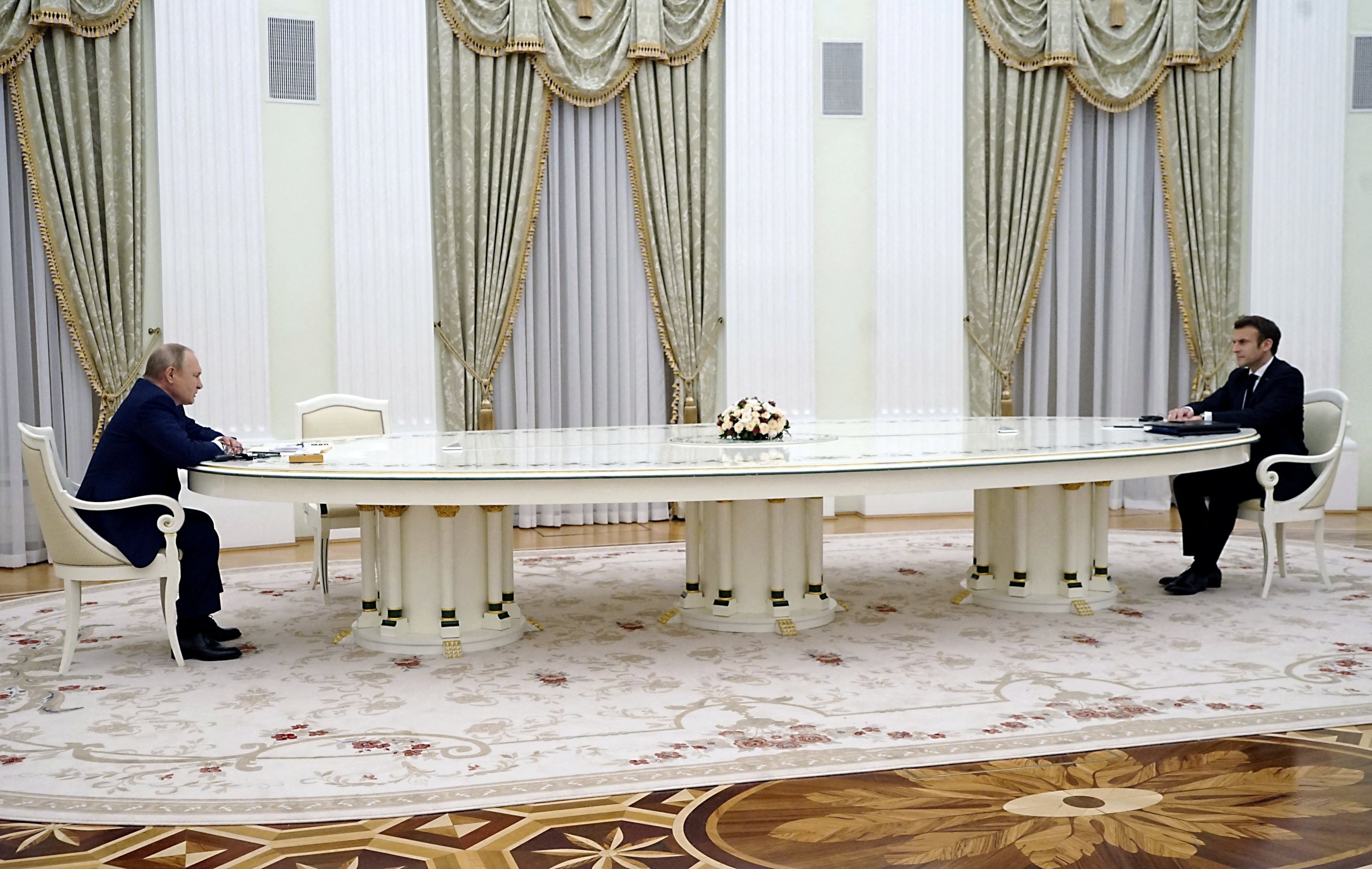 Putin keeps Macron at distance after French president refuses Covid test during Kremlin meet - Vimarsana News