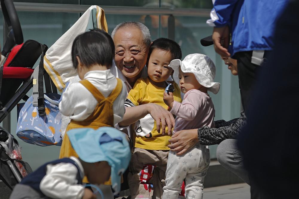 With birth rates plummeting, China faces challenge of aging population - Vimarsana News