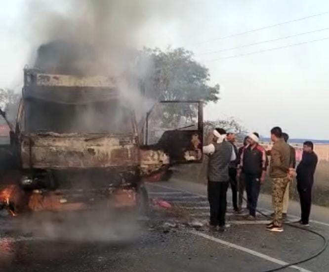 Bhind: Truck hits Army Jawan's bike, both vehicles catch fire - Vimarsana News