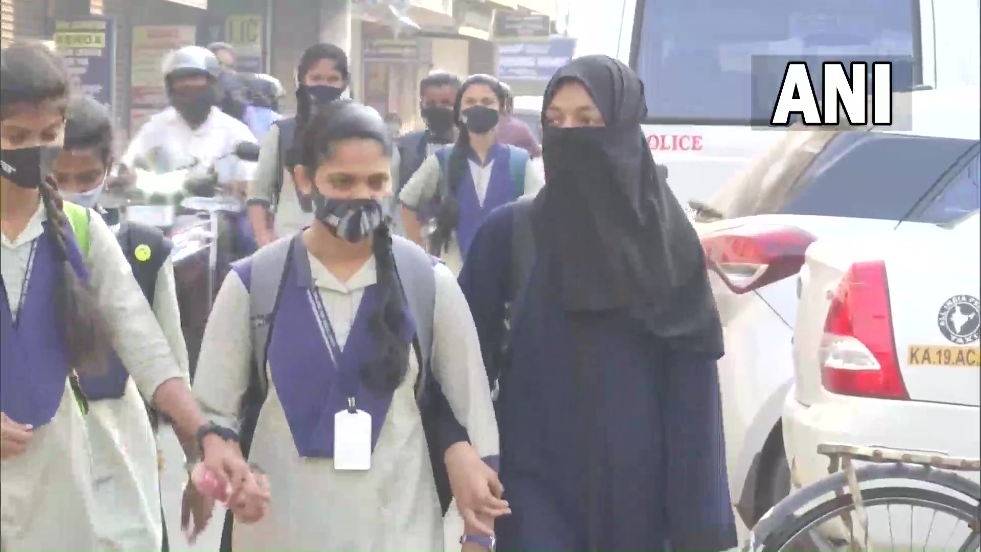 Hijab row: Karnataka HC resumes hearing; many students boycott exams - Vimarsana News