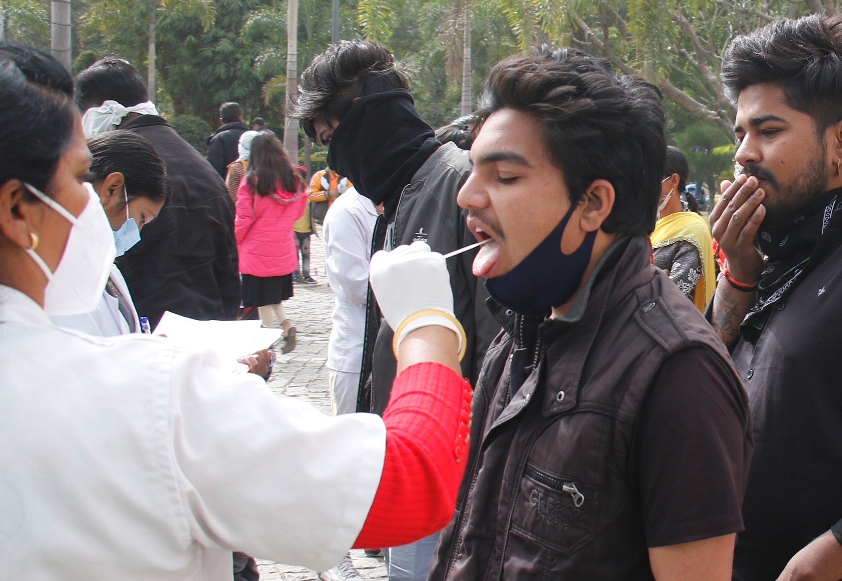 Indore: Covaxin shortage hits vaccination campaign; No drive to inoculate 15-18 teenagers in city on Wednesday - Vimarsana News