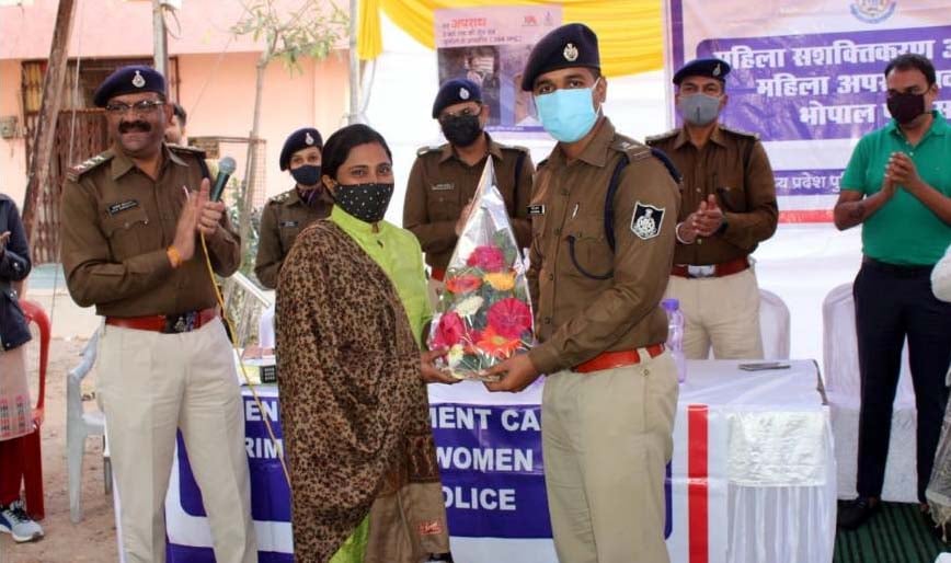 Bhopal: Police felicitate two women with Asli Hero Samman - Vimarsana News