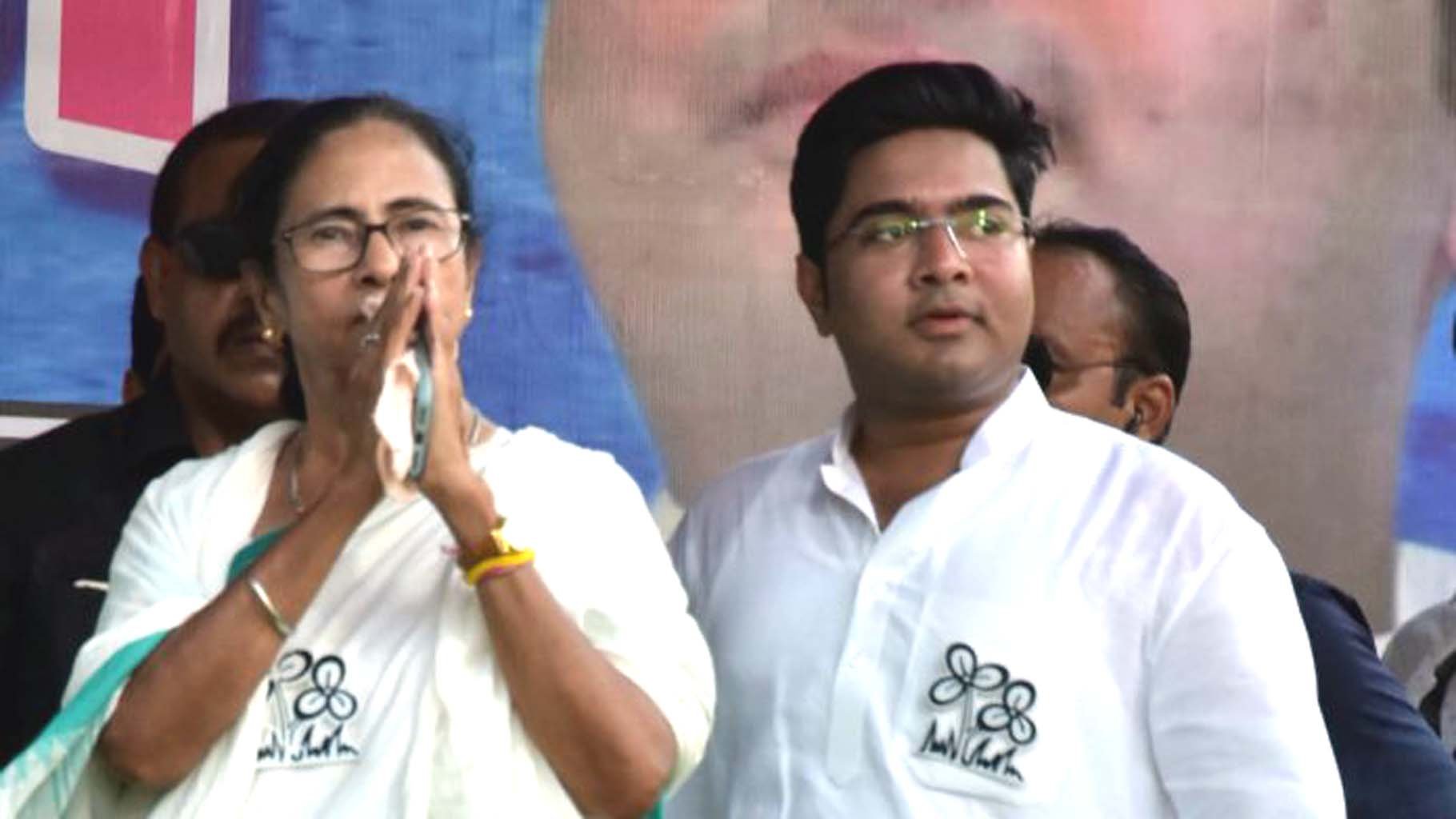 Prashant Kishor's I-PAC caught in middle after slugfest between Mamata Banerjee-nephew Abhishek - Vimarsana News