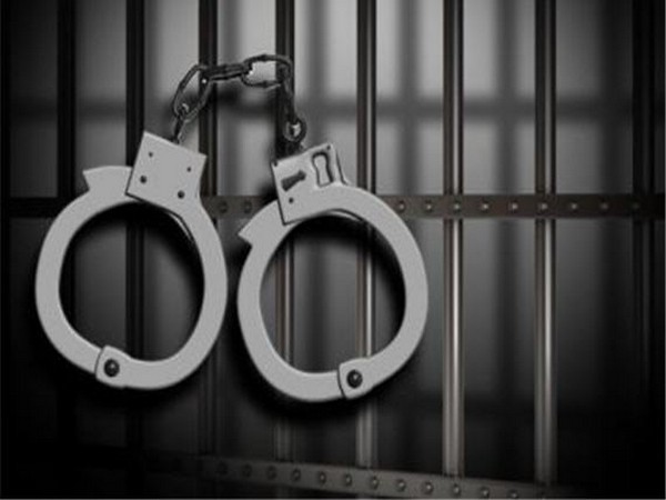 Man wanted in cheating case held at Delhi airport while trying to flee to Dubai - Vimarsana News