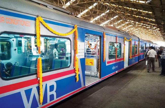 Mumbai: MRVC to procure new 238 AC locals having inbuilt infotainment and CCTV system with better performance characteristics - Vimarsana News