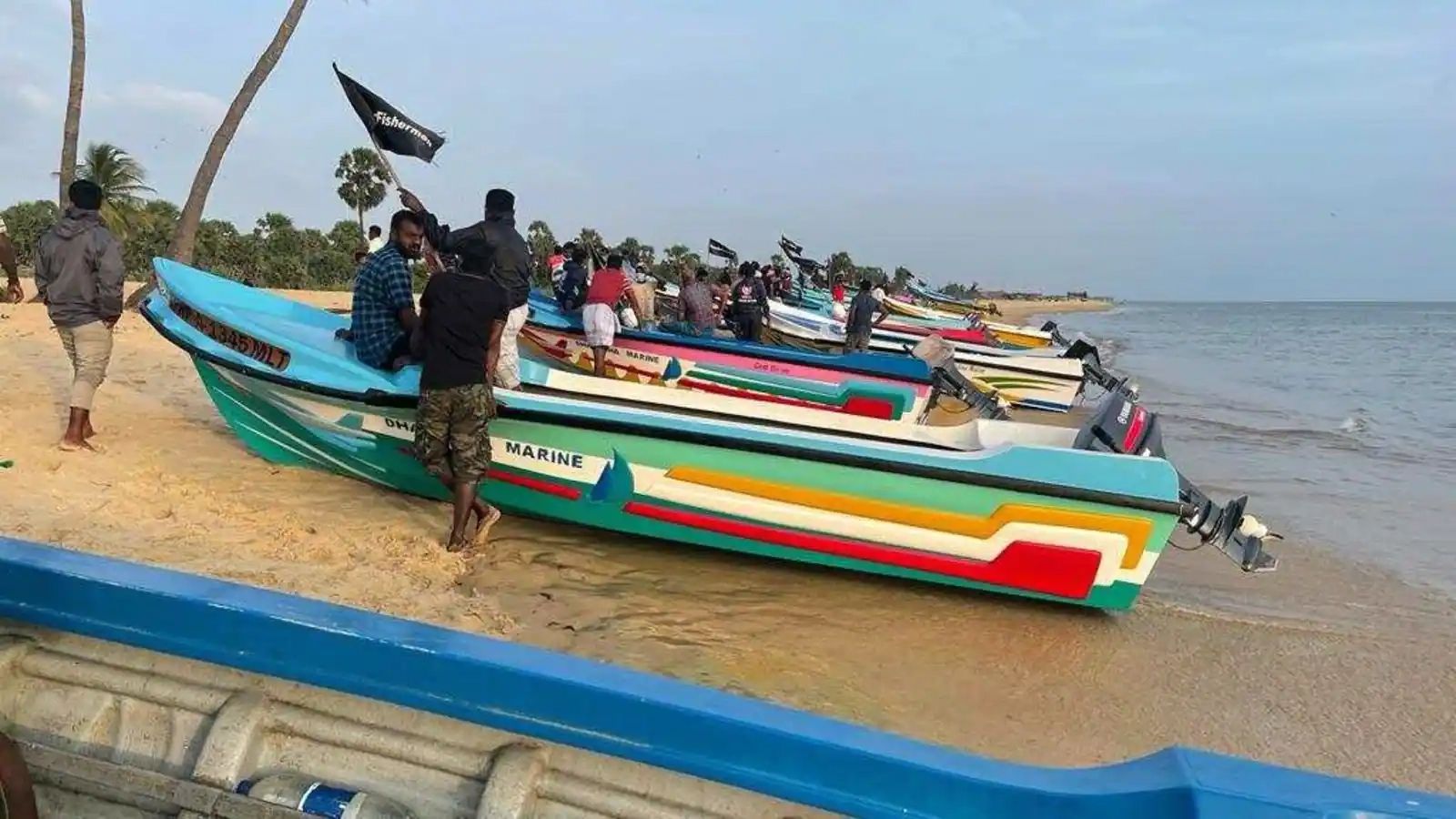 Sri Lankan Navy arrests 6 Indian fishermen for alleged poaching - Vimarsana News